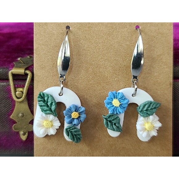 Polymer Clay Floral Dangling Earrings New - Picture 3 of 10